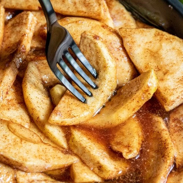 Baked Apple Slices with Cinnamon Sugar