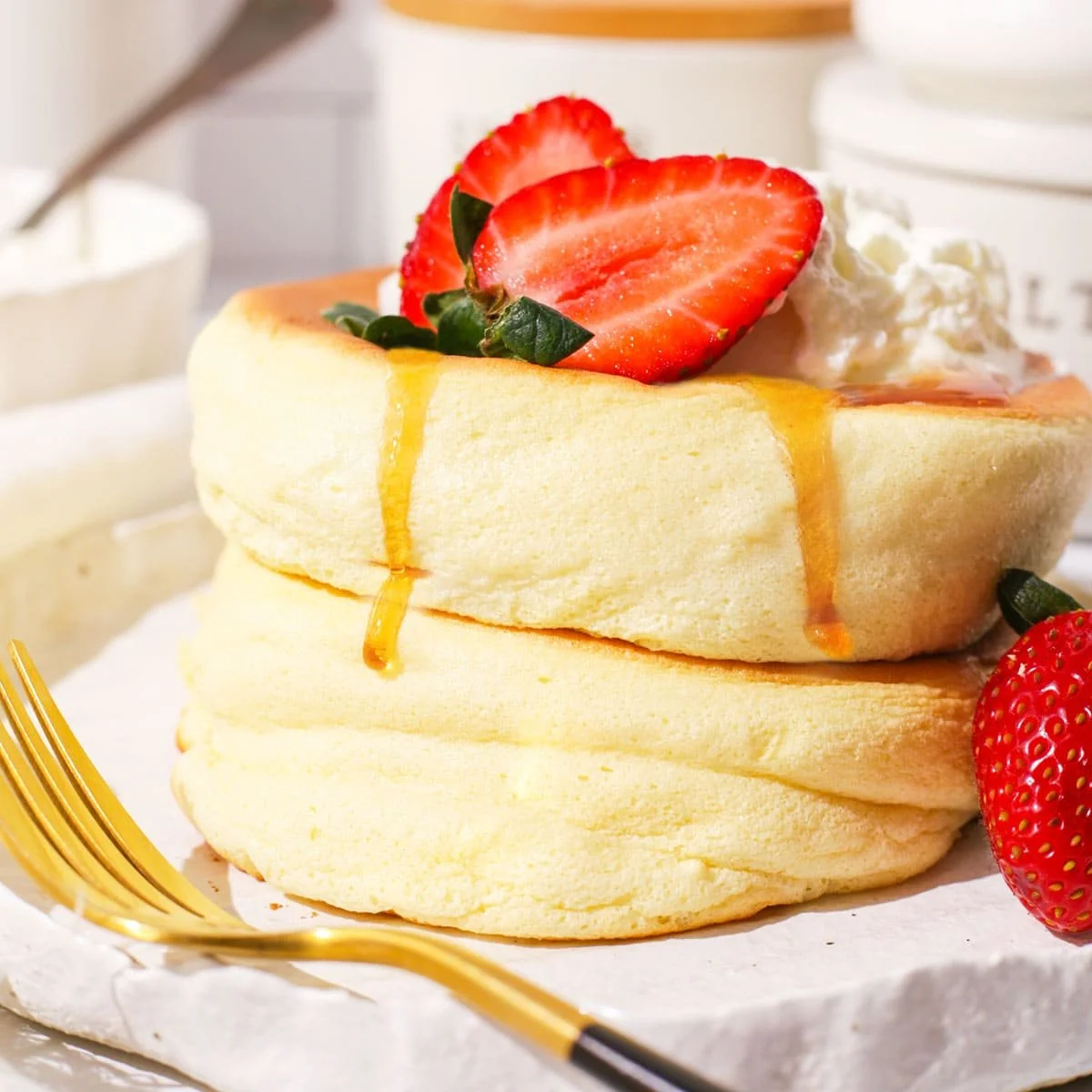 Cloudlike Japanese Soufflé Pancakes