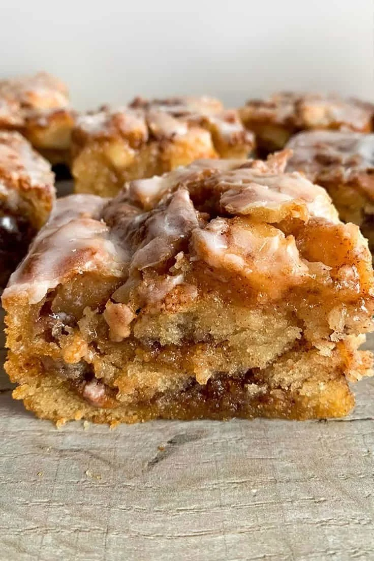 Delicious Apple Cinnamon Cake