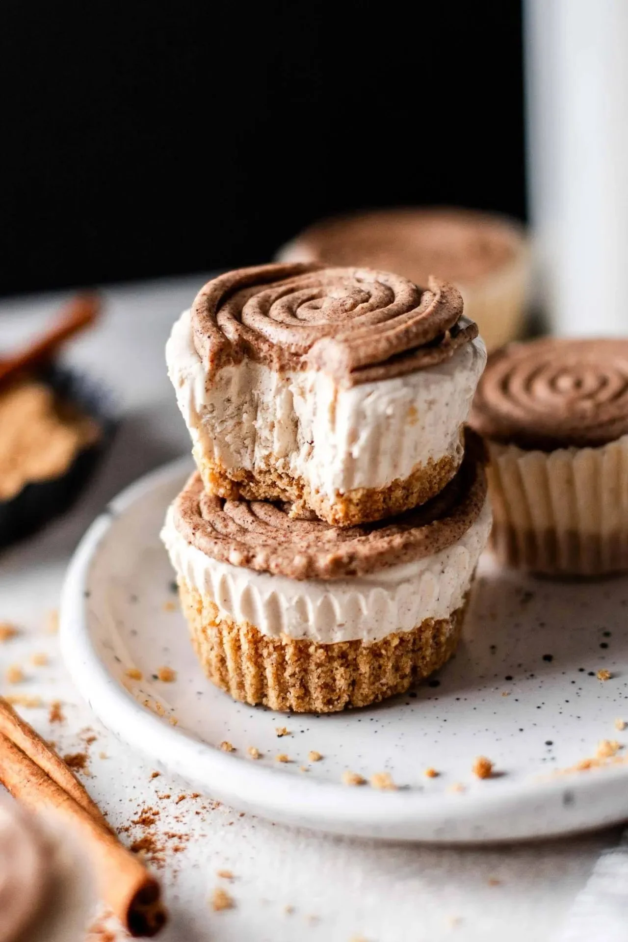 No-Bake Mini Cinnamon Roll Cheesecakes