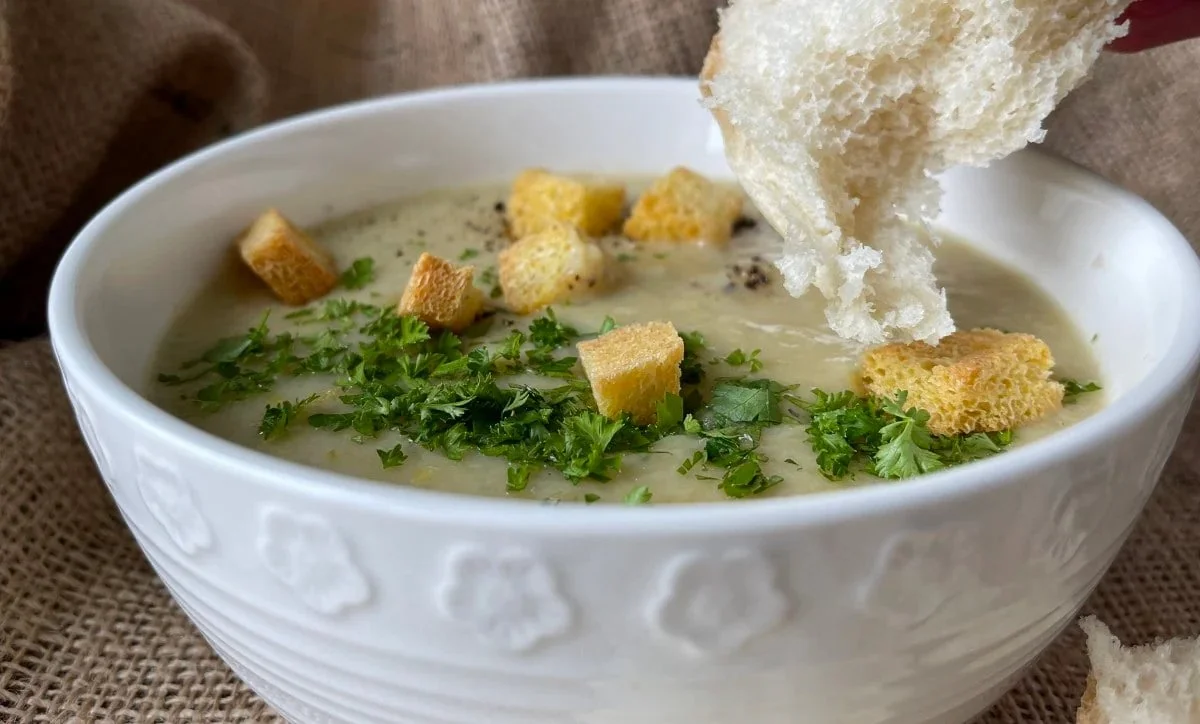 Slow Cooker Leek Potato Soup